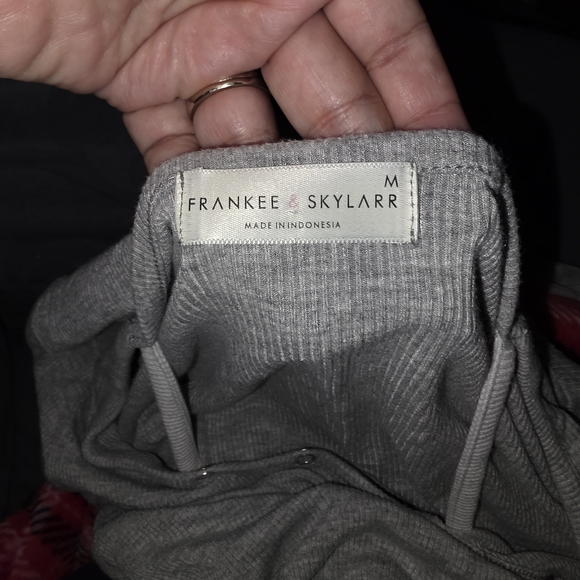 Layered Ribbed Long-Sleeve Top with Contrast Inner Panel - Light Gray - Picture 3 of 3